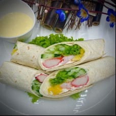 Wrap au crevette et surimi 